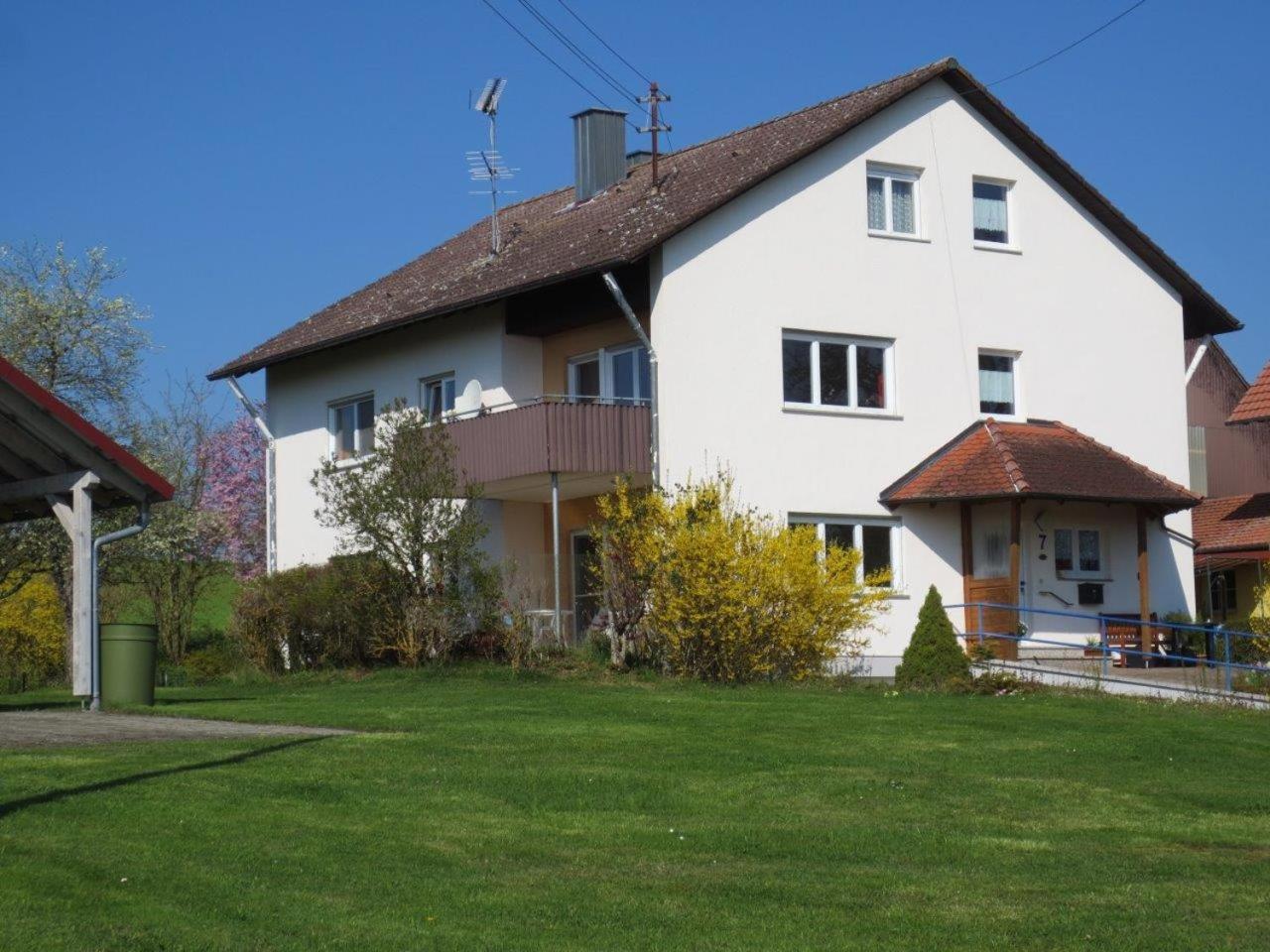 Villa Gastehaus Erika à Tengen Extérieur photo